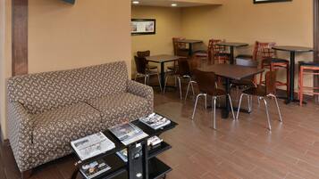 Café da manhã continental grátis
