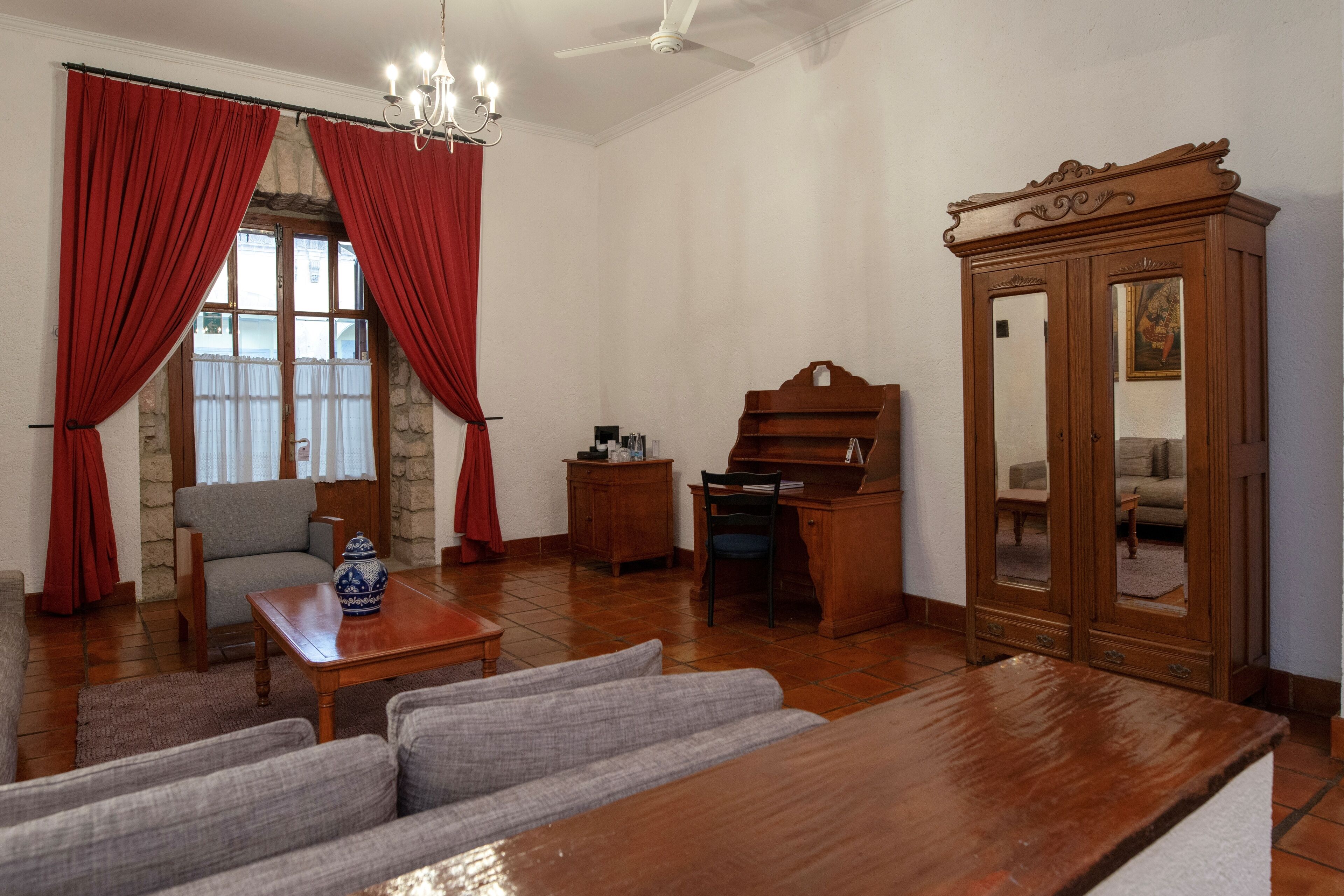Photo - Los Juaninos