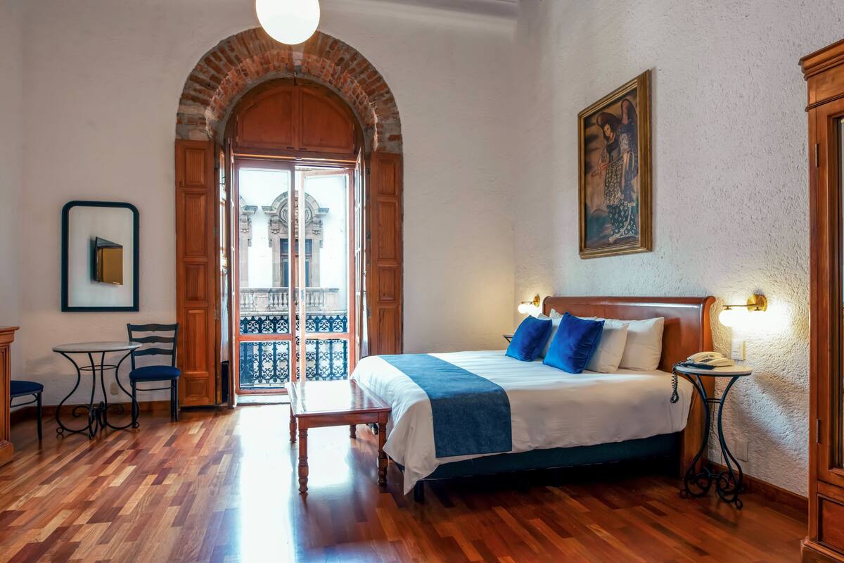 superior room, 1 king bed, city view | 1 bedroom, egyptian cotton sheets, premium bedding, select comfort beds