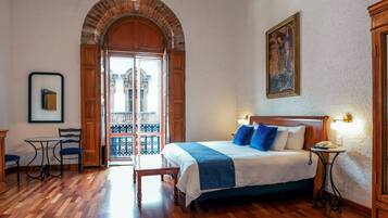 Superior Room, 1 King Bed, City View | Egyptian cotton sheets, premium bedding, Select Comfort beds