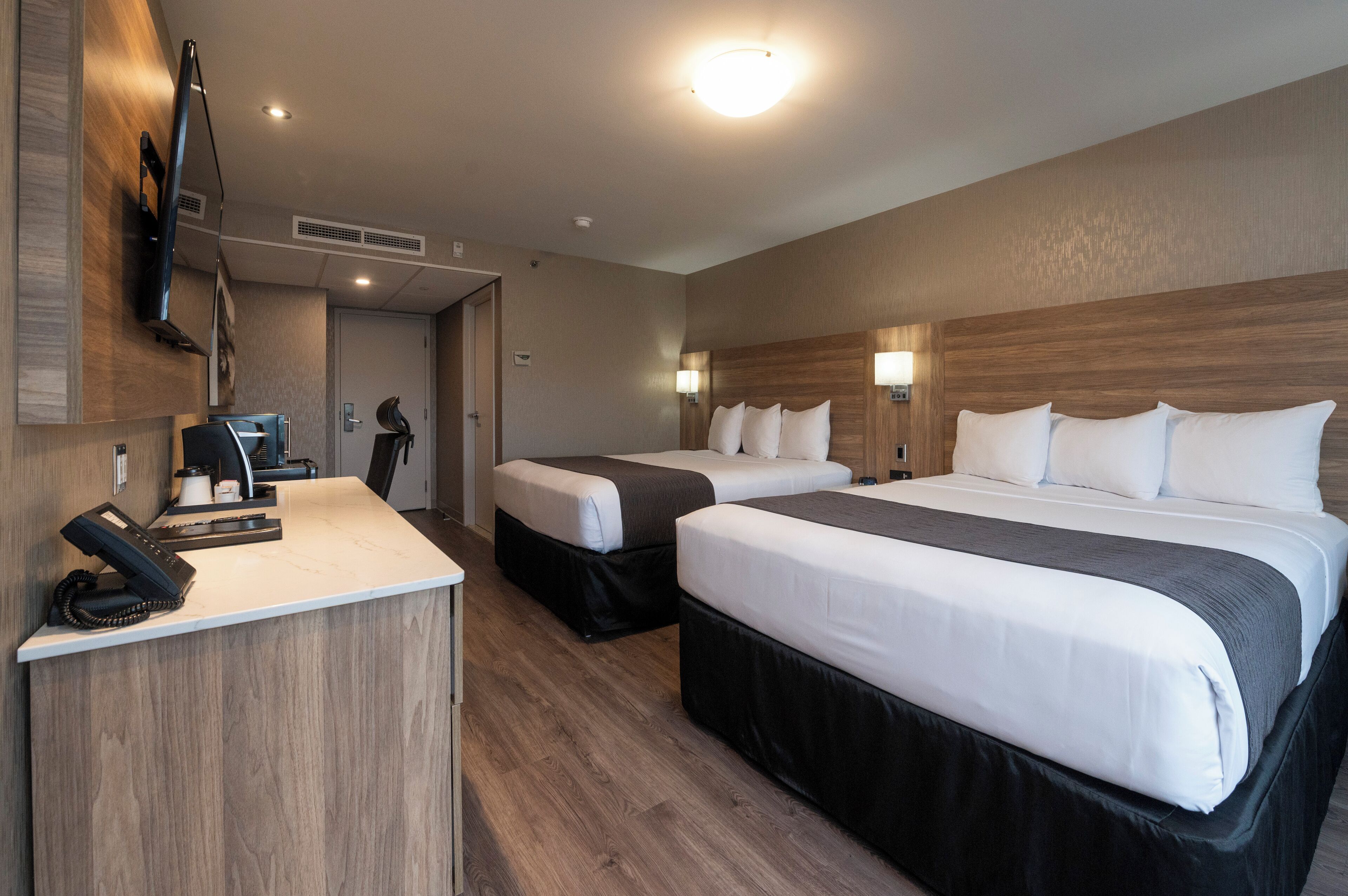 Chambre Design, 2 Lits Queen