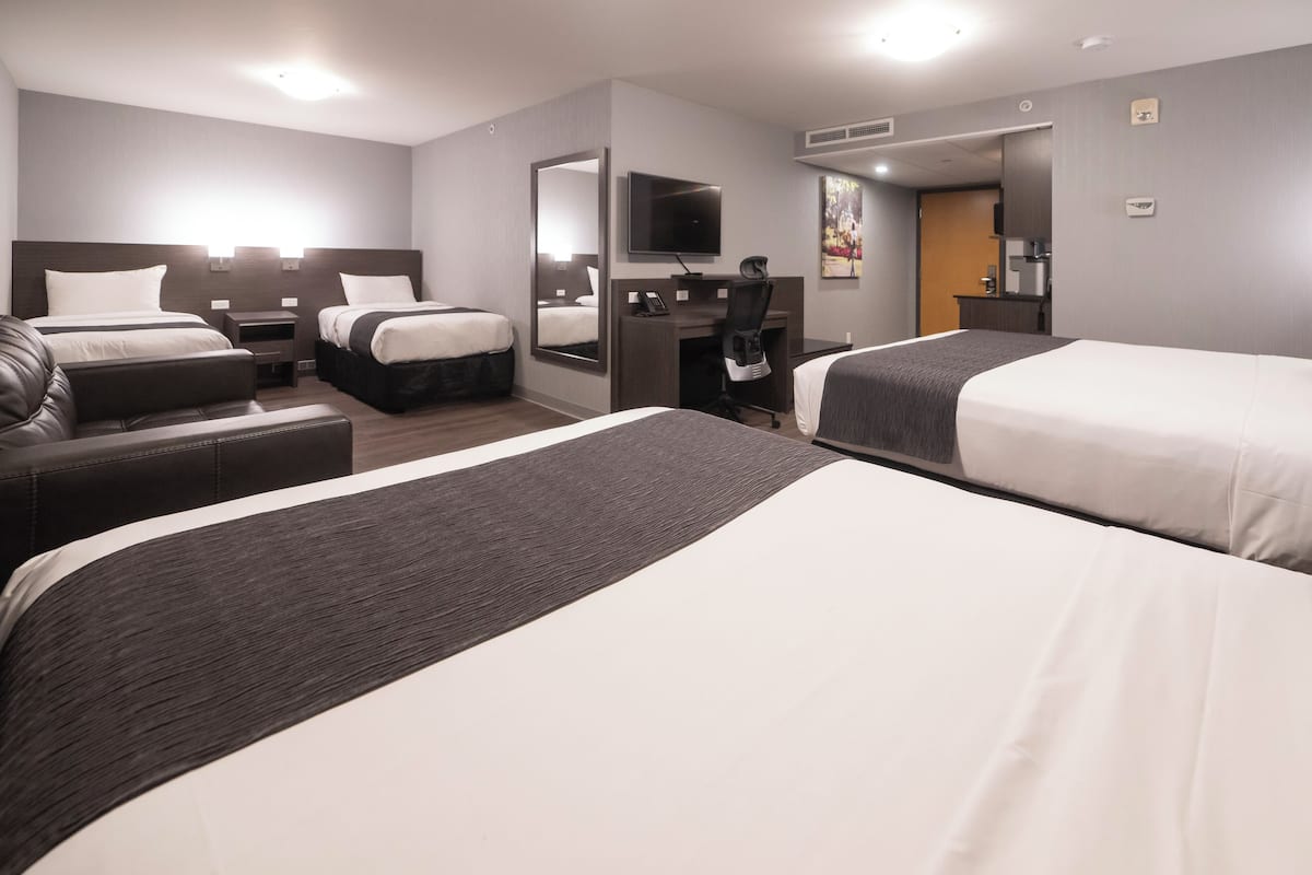 Familieværelse til 4 personer (Distinction Familiale) | 1 soveværelse, skrivebord, mørklægningsgardiner, strygejern/strygebræt