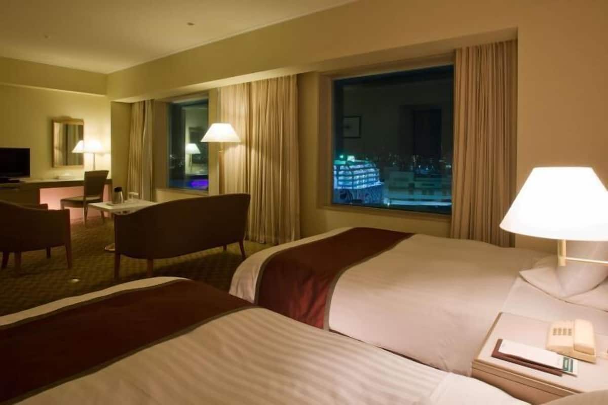 Desk, blackout drapes, iron/ironing board, free WiFi