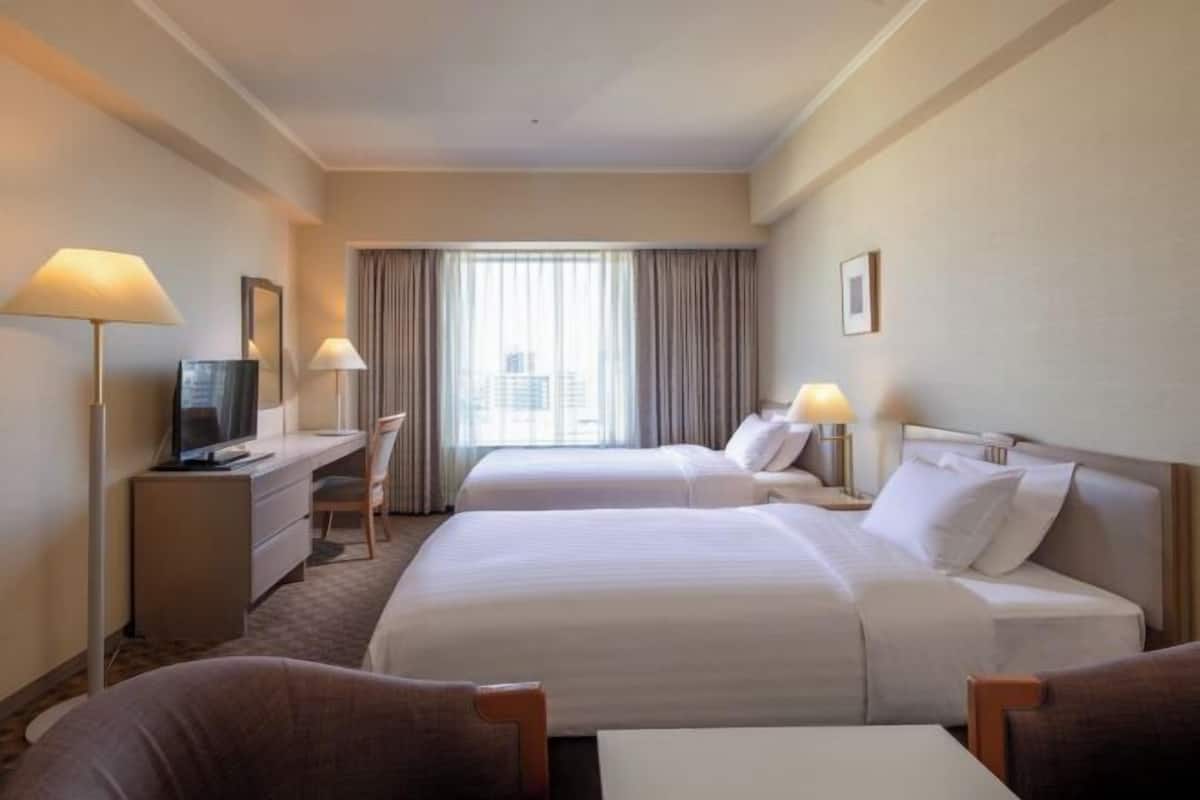 Desk, blackout drapes, iron/ironing board, free WiFi