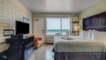 Chambre Double Deluxe, 1 très grand lit, patio, vue océan | Draps en coton égyptien, literie de qualité supérieure, surmatelas