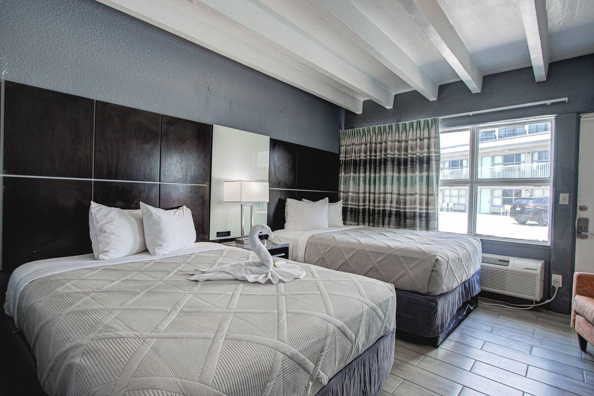 Egyptian cotton sheets, premium bedding, pillowtop beds, blackout drapes