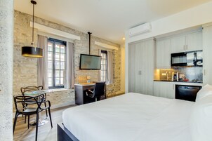 Quarto luxo, 1 cama Queen | Vista do quarto