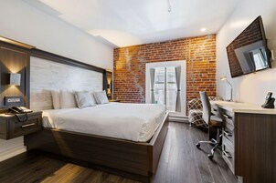 Quarto luxo, 1 cama Queen | Cofres nos quartos, individualmente decorados, escrivaninha