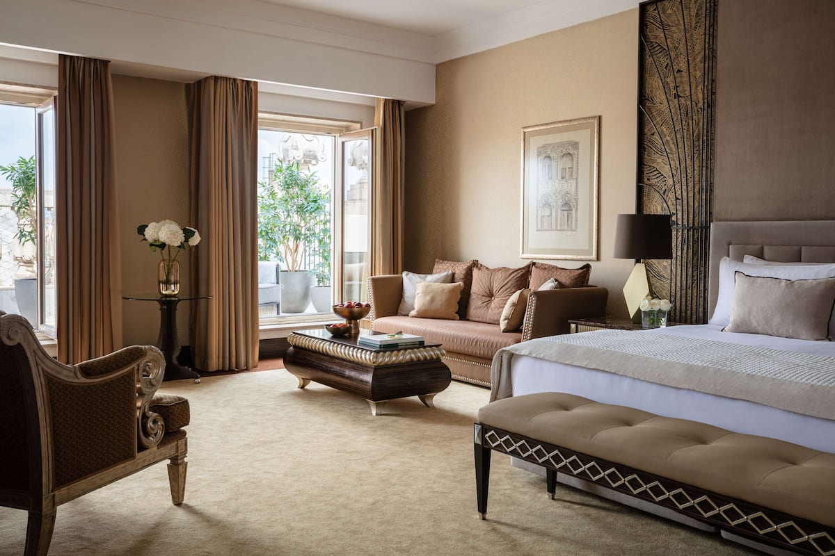 1 bedroom, premium bedding, minibar, in-room safe