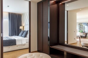 Suite, 1 chambre | Literie de qualité supérieure, coffres-forts dans les chambres, bureau