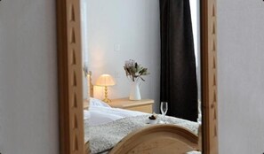 Double Room | In-room safe, alarm clocks