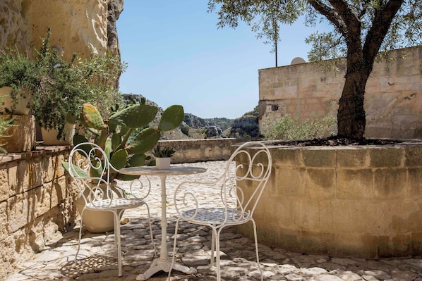 Grotta Patio | Terrace/patio