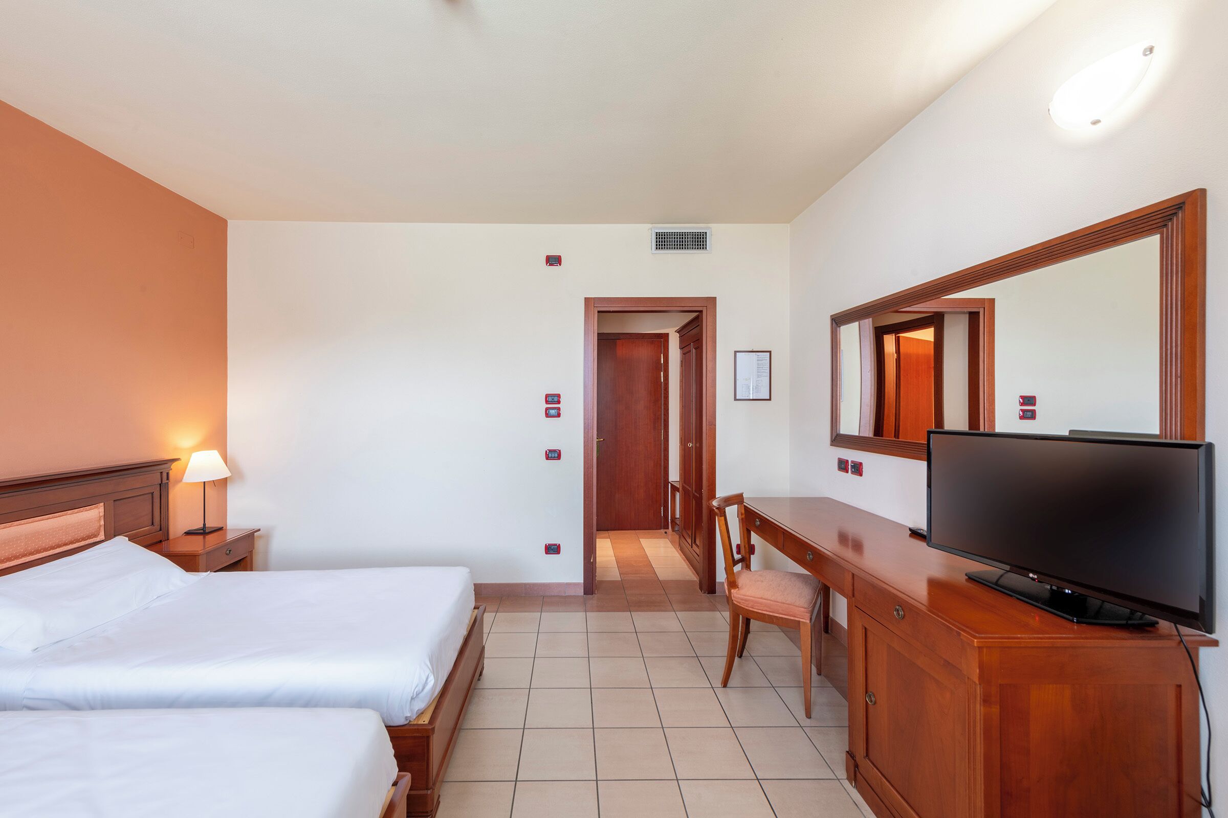 frette italian sheets, select comfort beds, minibar, in-room safe