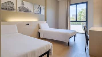 Twin Non-Smoking Room | In-room safe, desk, free WiFi, bed sheets
