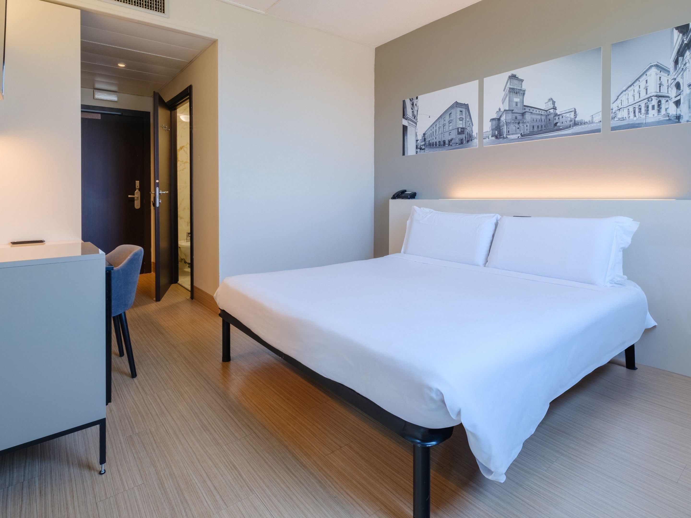 Cofres nos quartos, escrivaninha, Wi-Fi de cortesia, roupa de cama