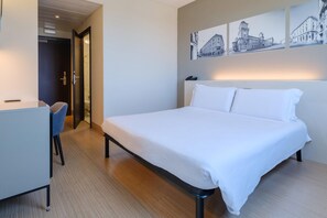 Superior Double Room, Non Smoking | In-room safe, desk, free WiFi, bed sheets - B&B Hotel Ferrara (Ferrara)