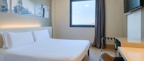 In-room safe, desk, free WiFi, bed sheets