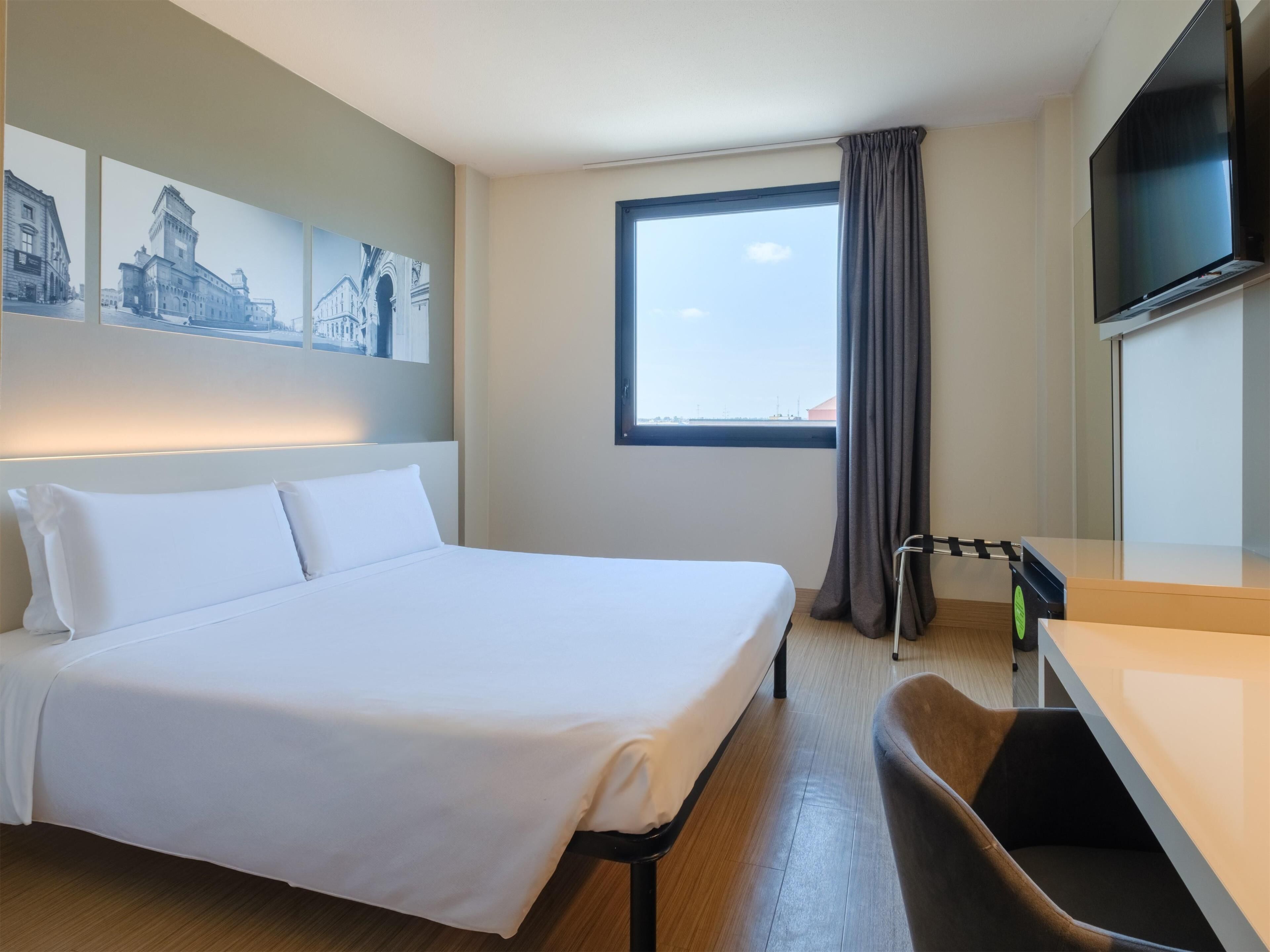 superior double room, non smoking | 1 bedroom, in-room safe, desk, free wifi