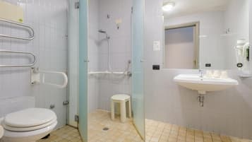 Twin Room, 2 Twin Beds, Mobility Accessible, Non Smoking | Bathroom | Shower, hair dryer, bidet, towels