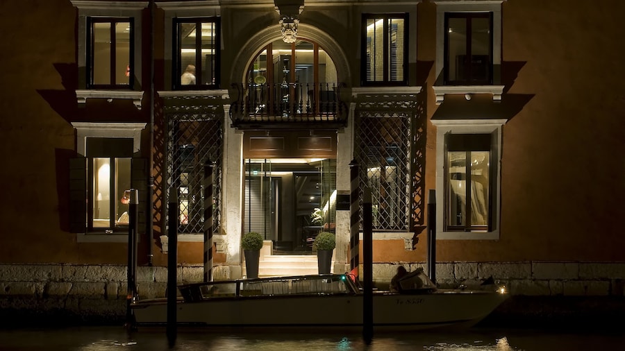 Palazzo Barbarigo Sul Canal Grande