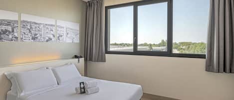 Down comforters, in-room safe, individually furnished, desk