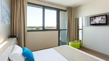 Down duvets, in-room safe, individually furnished, desk