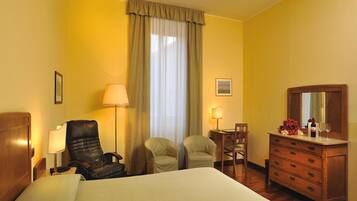 Minibar, una cassaforte in camera, una scrivania, insonorizzazione