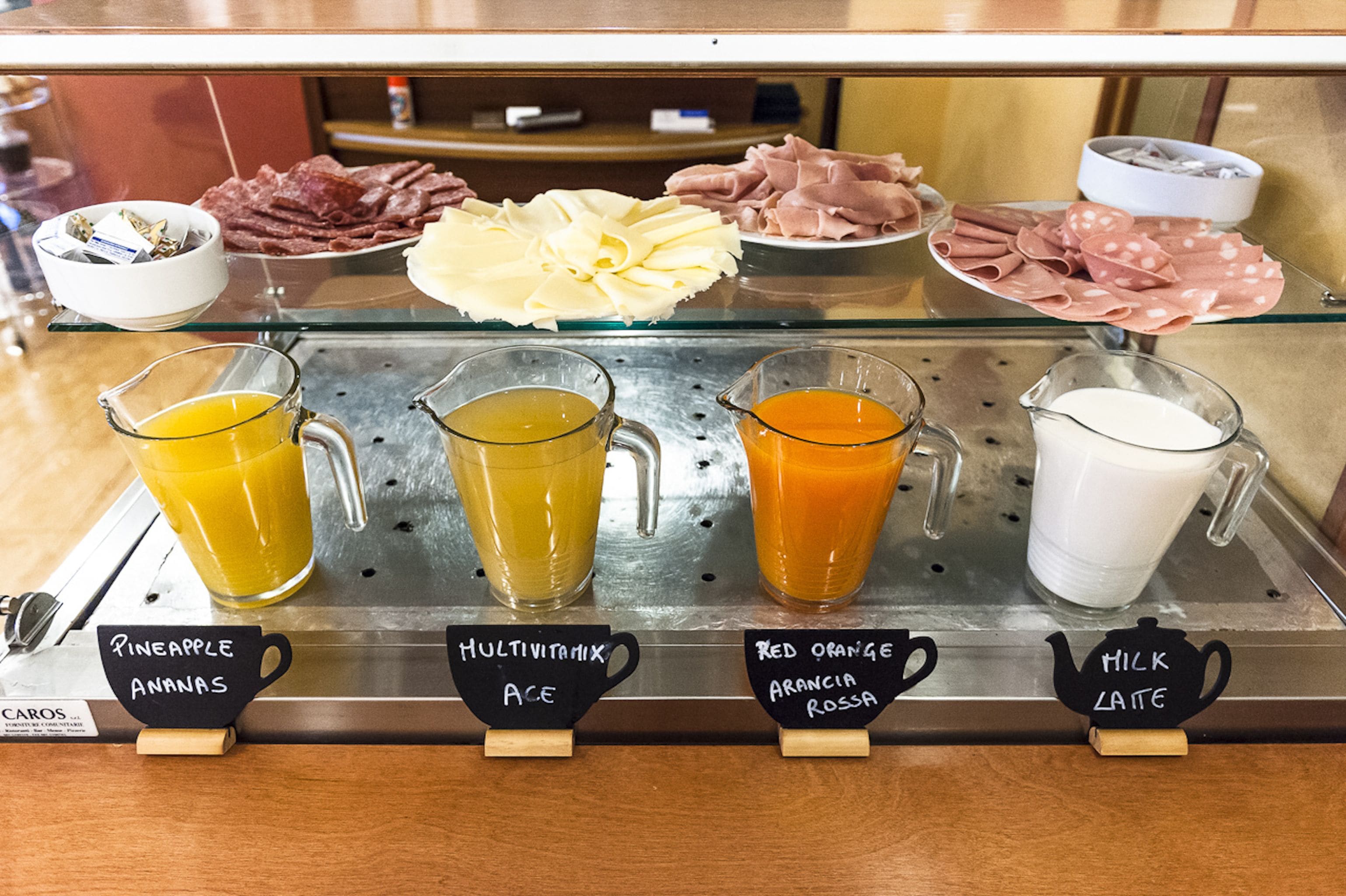 Tägliches Frühstücksbuffet (8.9 EUR pro Person)