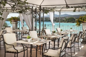 Free daily continental breakfast - Gabbiano Azzurro Hotel & Suites (Golfo Aranci)