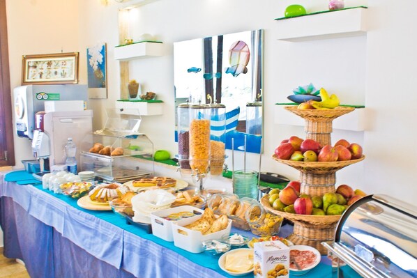 Daily buffet breakfast for a fee - Hotel Piccolo Mondo (Acquappesa)