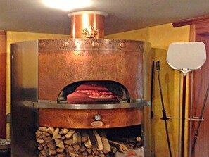 Lunch and dinner served, garden views  - Il Leone D'Oro (Telgate)