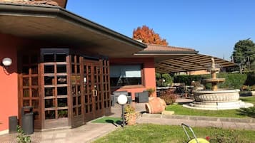 Façade de lâhĂ©bergement - soirĂ©e/nuit