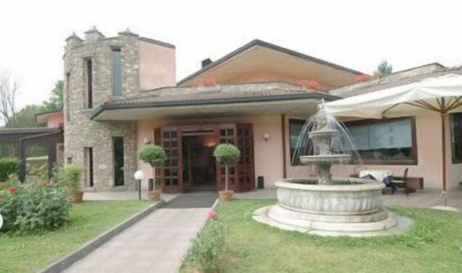 إطلالة على الفناء