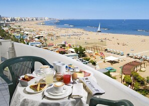 Chambre Double ou avec lits jumeaux, balcon, vue mer | Vue de la chambre