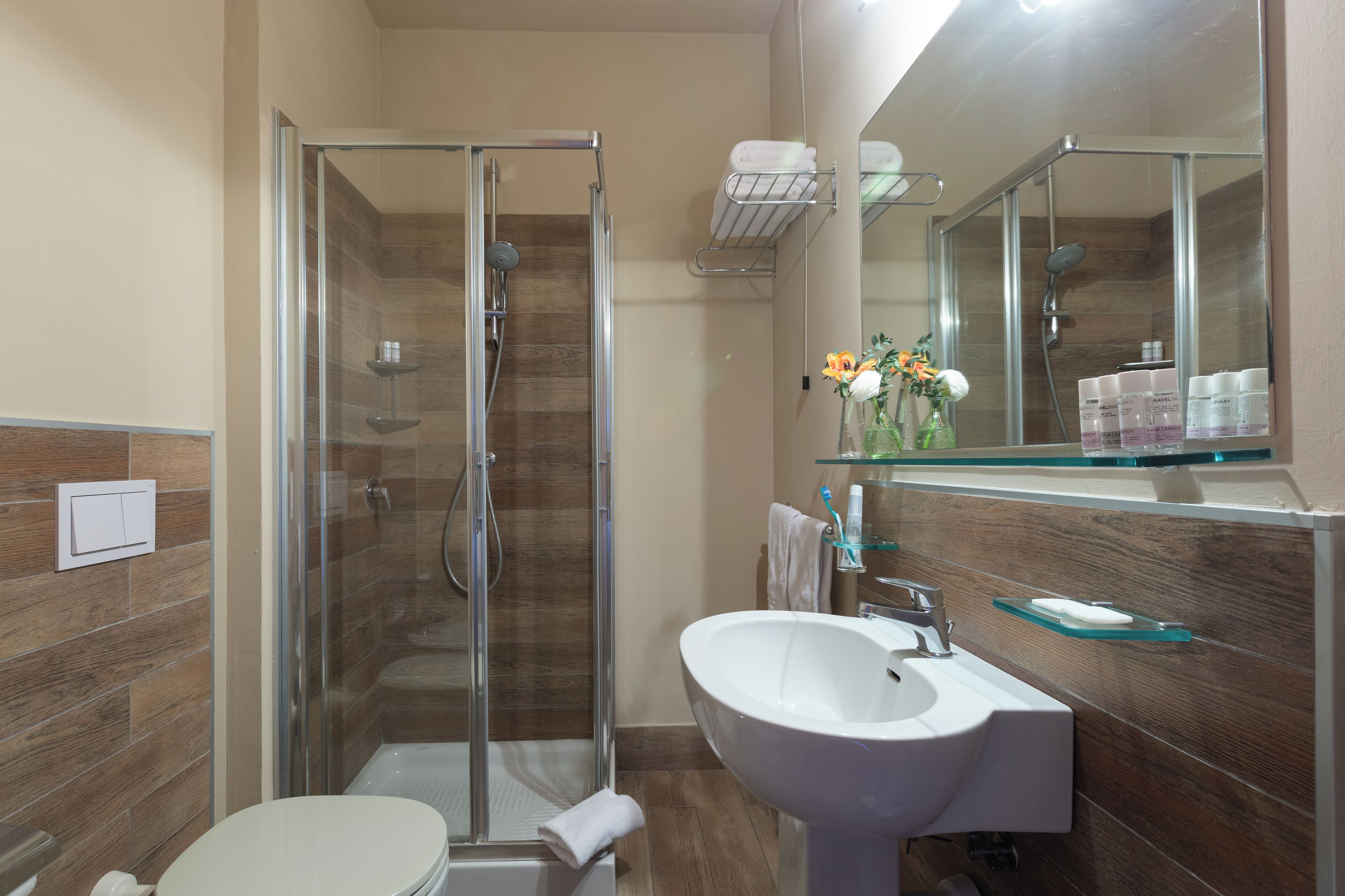 executive condo | bathroom | shower, rainfall showerhead, free toiletries, hair dryer