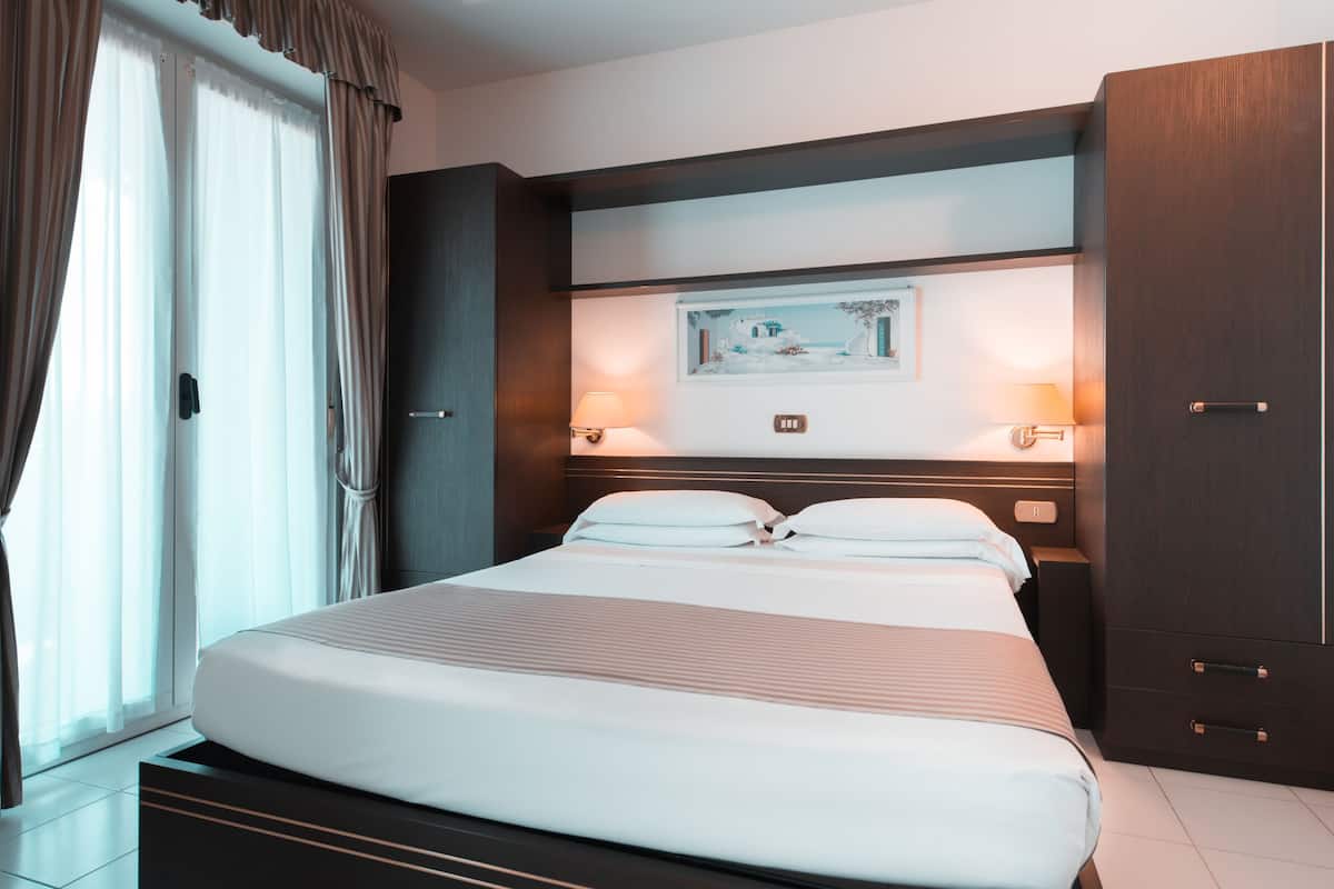 In-room safe, desk, blackout drapes, WiFi (free)