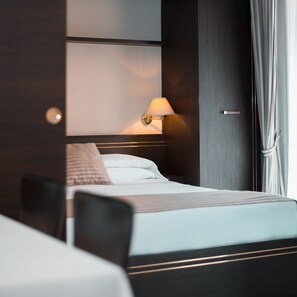 In-room safe, desk, blackout curtains, free WiFi - Loano 2 Village (Loano)