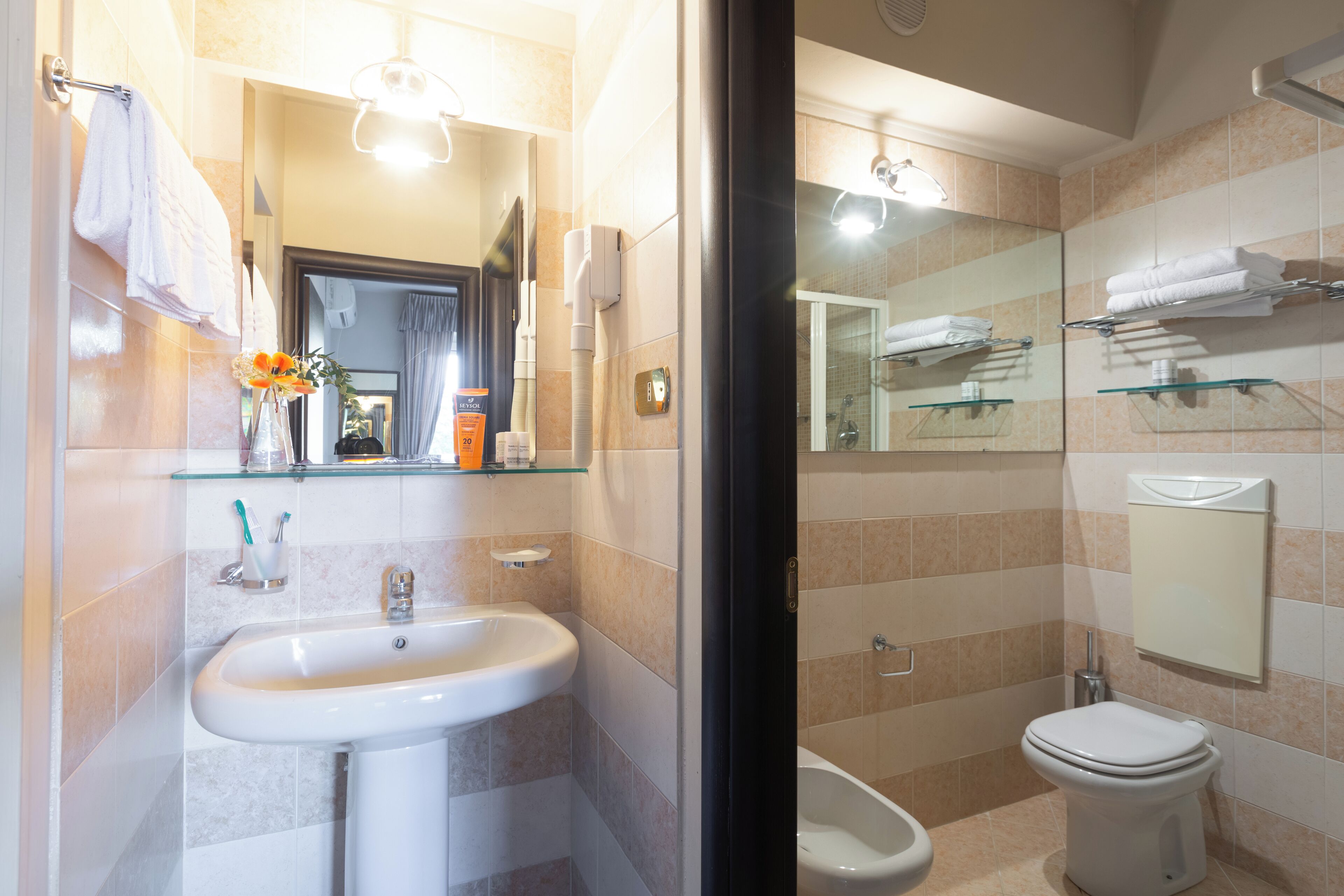 standard apartment, 1 bedroom, resort view | bathroom | shower, rainfall showerhead, free toiletries, hair dryer