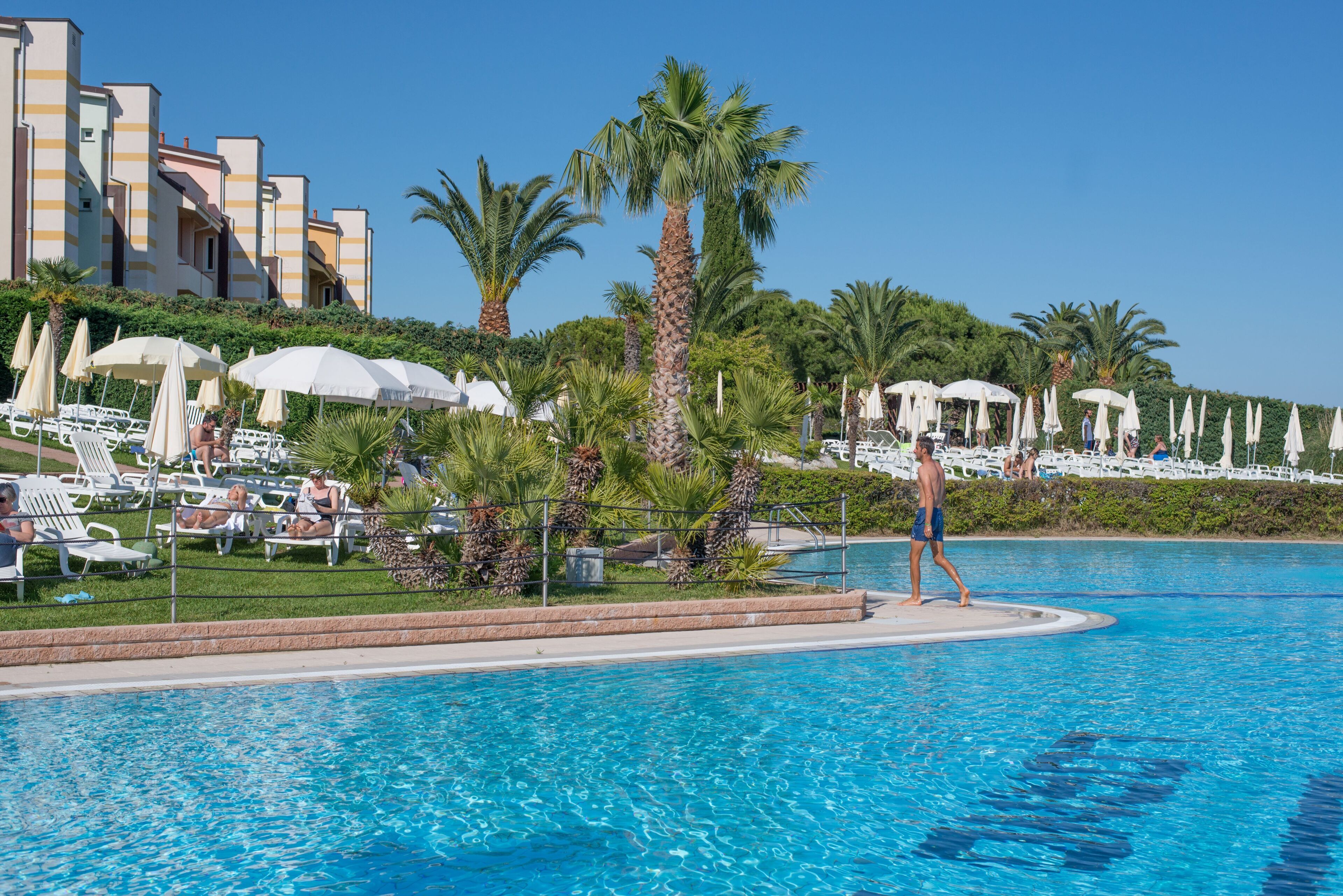 seasonal outdoor pool, open 10:00 am to 7:30 pm, pool loungers