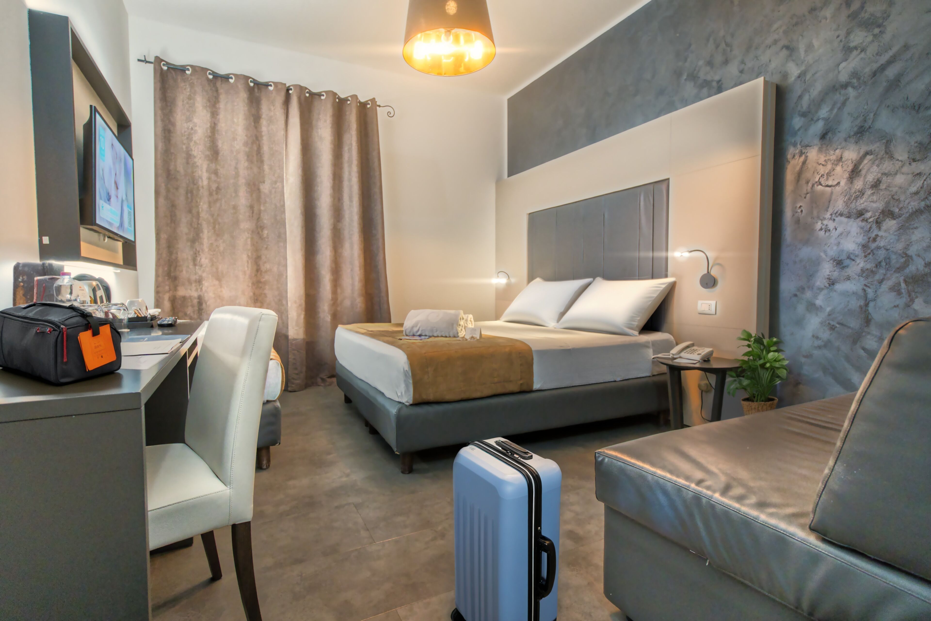 Minibar, coffres-forts dans les chambres, décoration personnalisée