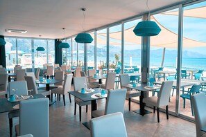 Lunch and dinner served, Italian cuisine