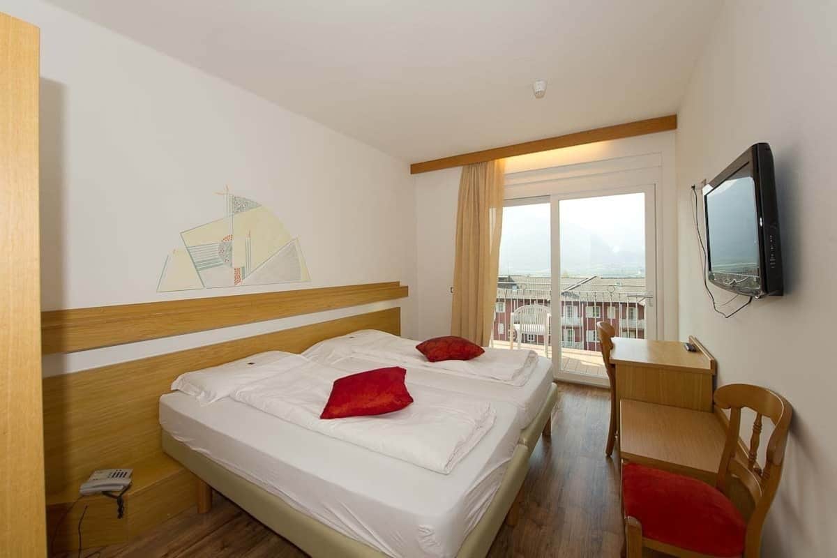 Double or Twin Room | Down duvets, cots/infant beds, free WiFi