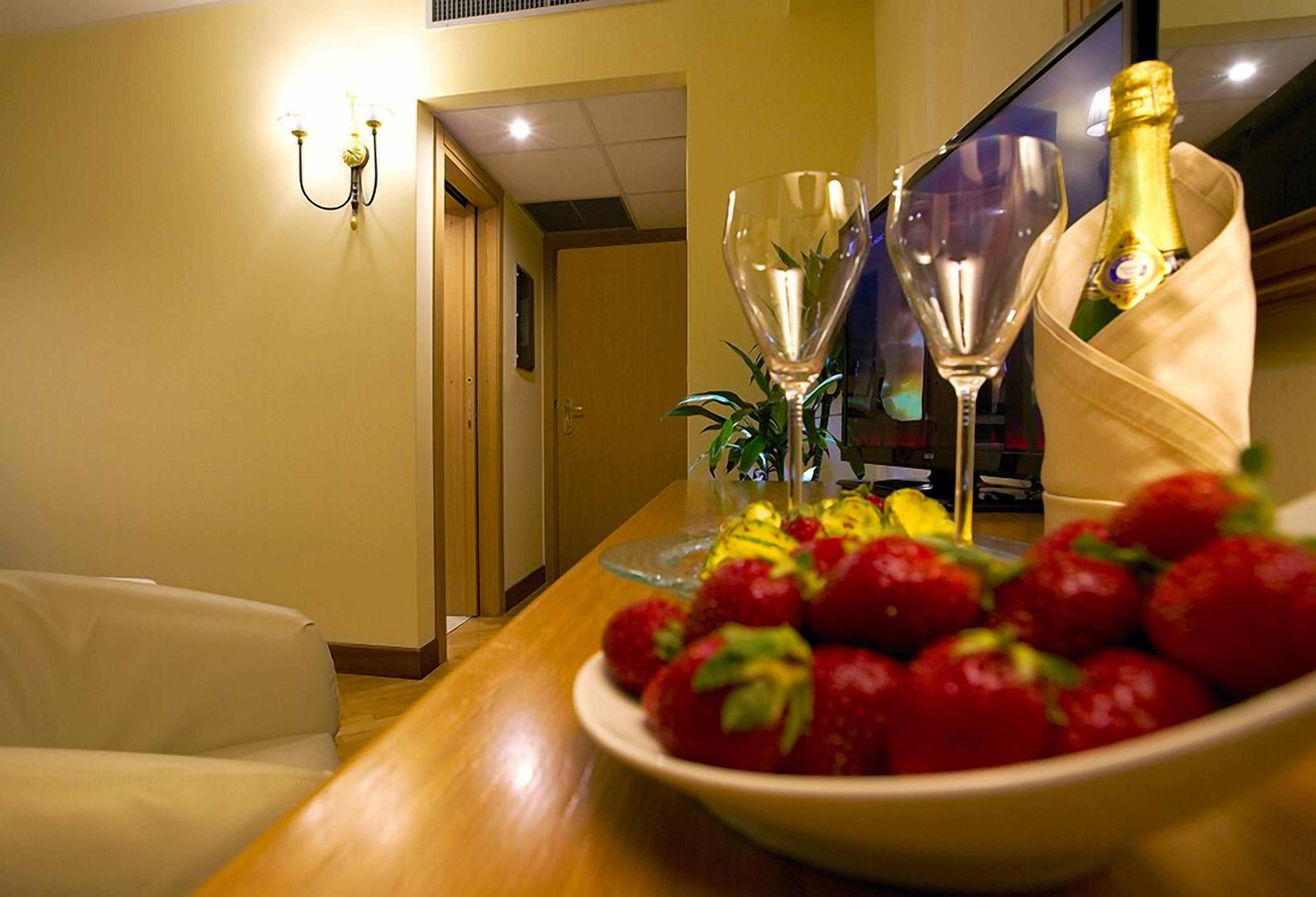 Desk, laptop workspace, blackout drapes, free WiFi