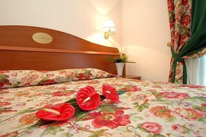 Dobbeltværelse til 1 person | Minibar, pengeskab på værelset, skrivebord