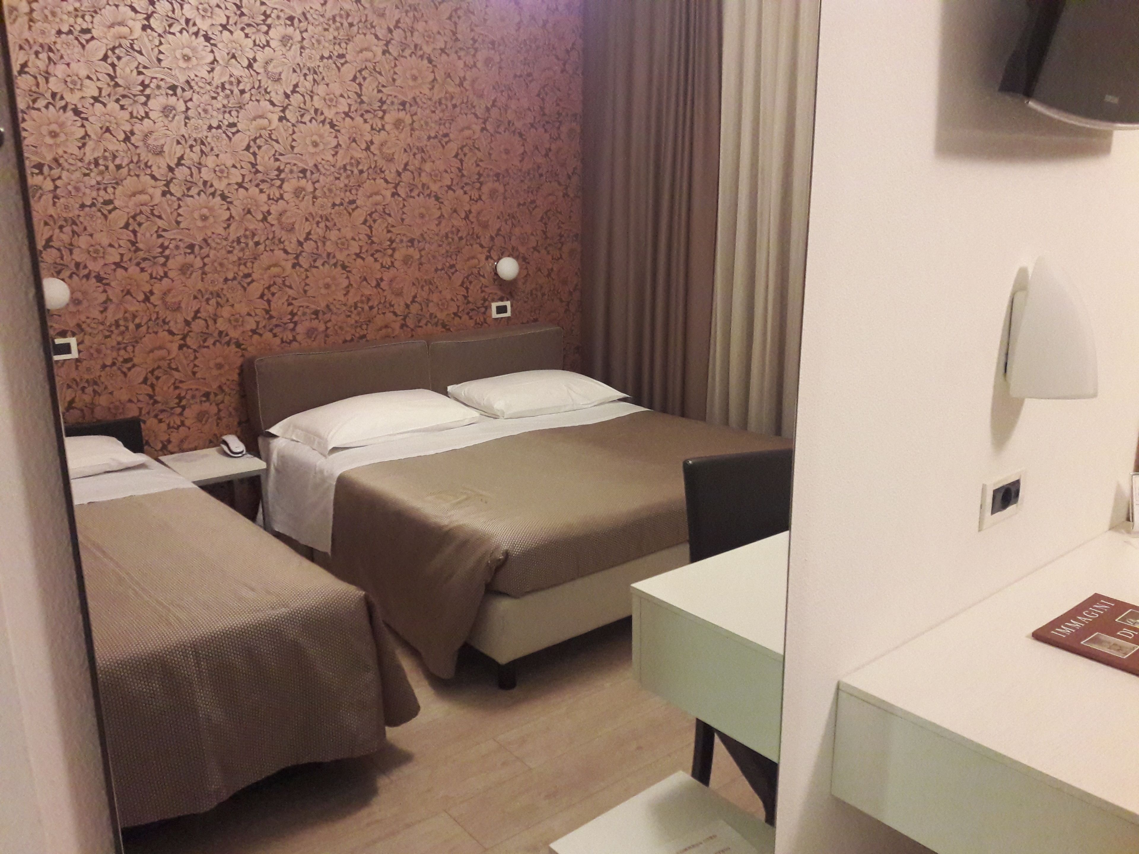 minibar, in-room safe, desk, laptop workspace