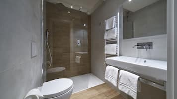 Standard Double Room | Bathroom