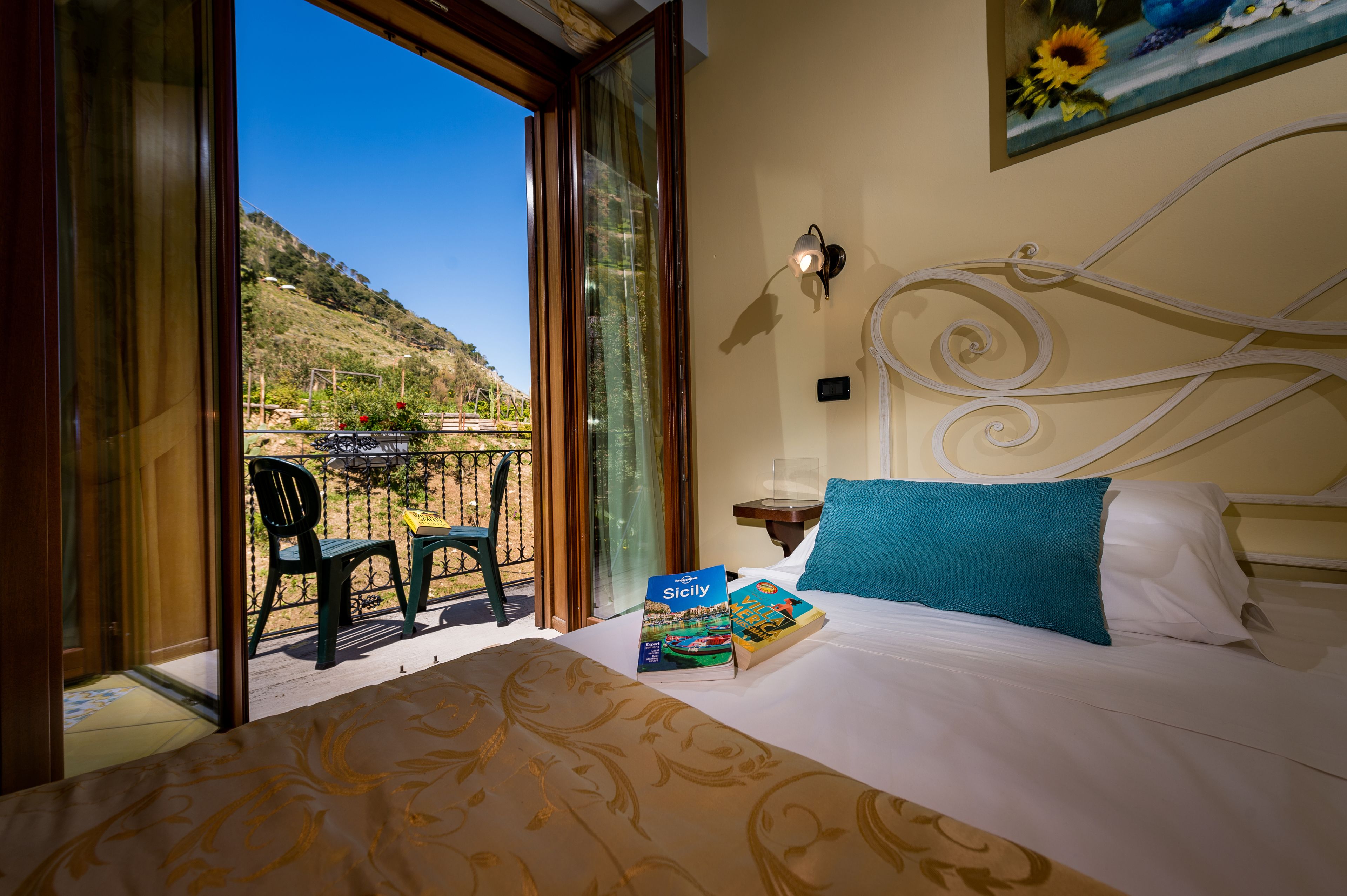 1 bedroom, premium bedding, down duvets, tempur-pedic beds