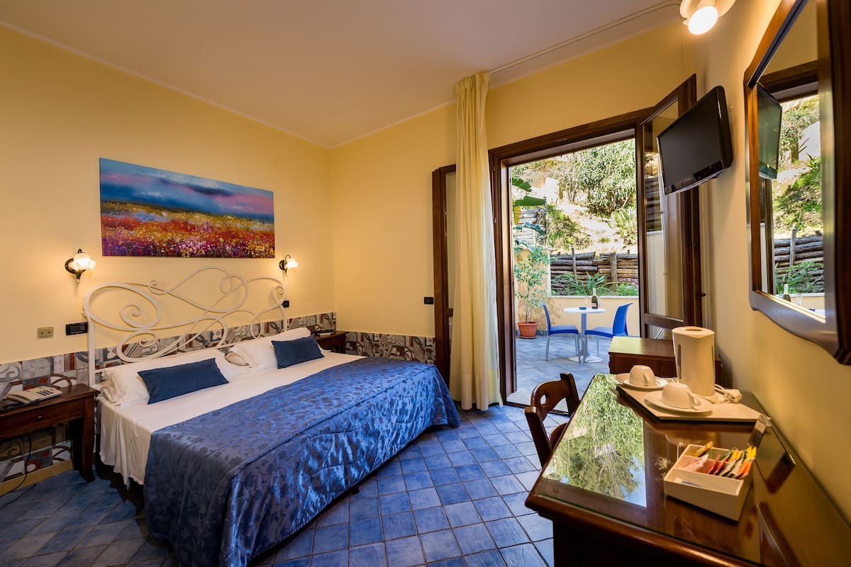 Classic-Doppel- oder -Zweibettzimmer, Terrasse | Ausblick vom Zimmer