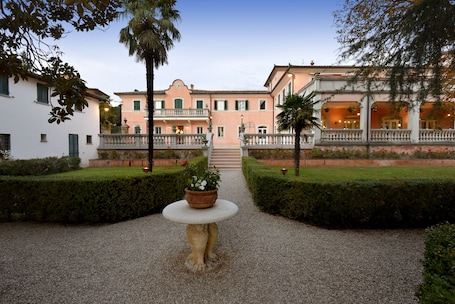 Front of property. Villa Santa Barbara