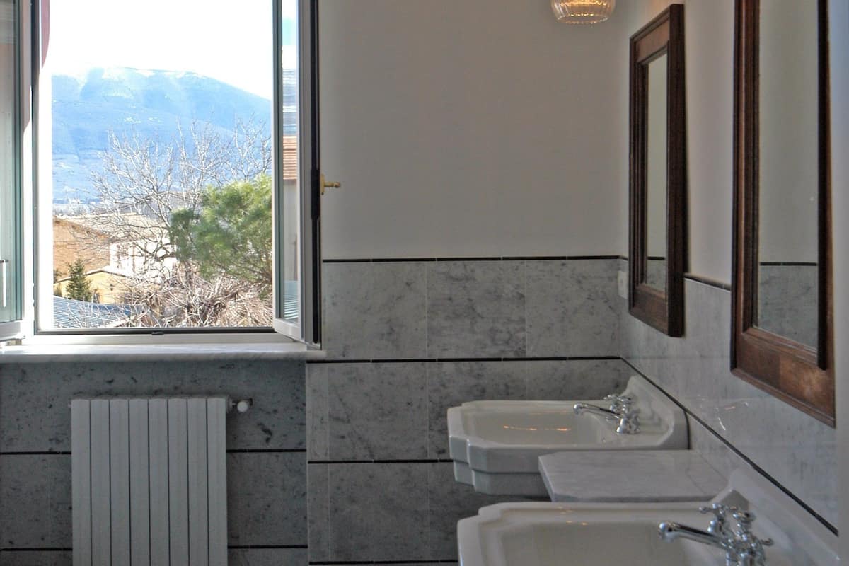 superior double room | bathroom sink